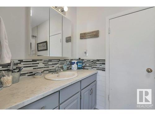 472060 Rr 231, Rural Wetaskiwin County, AB - Indoor Photo Showing Bathroom