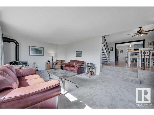 472060 Rr 231, Rural Wetaskiwin County, AB - Indoor Photo Showing Living Room