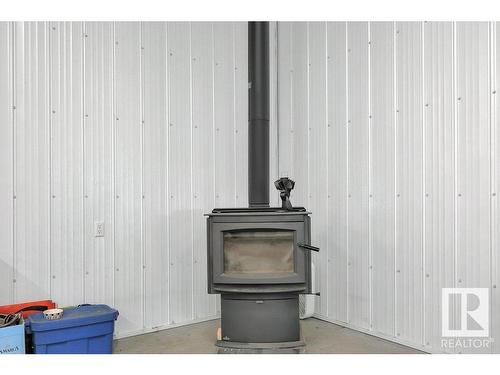 472060 Rr 231, Rural Wetaskiwin County, AB - Indoor