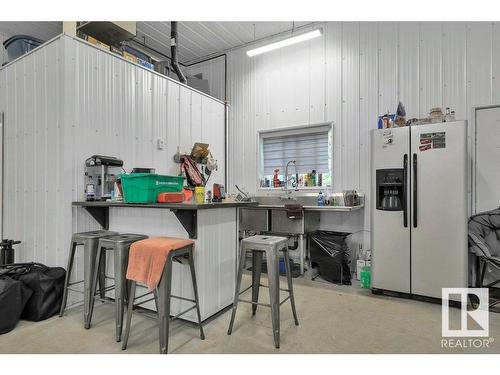 472060 Rr 231, Rural Wetaskiwin County, AB - Indoor