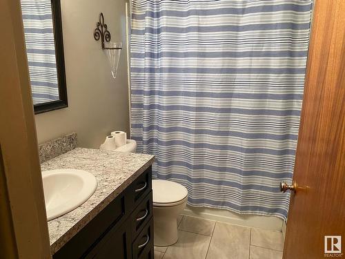 4618 47 Avenue, Wetaskiwin, AB - Indoor Photo Showing Bathroom