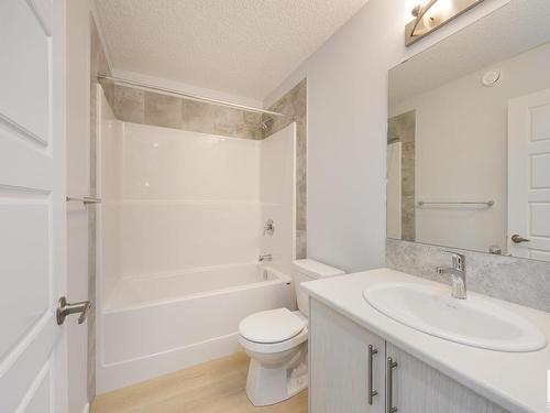 2456 Trumpeter Way, Edmonton, AB - Indoor Photo Showing Bathroom