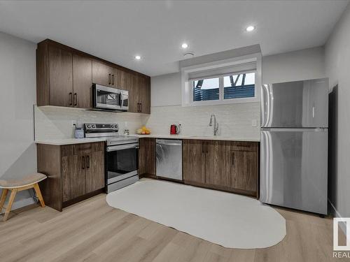 9623 154 Street Nw, Edmonton, AB - Indoor Photo Showing Kitchen