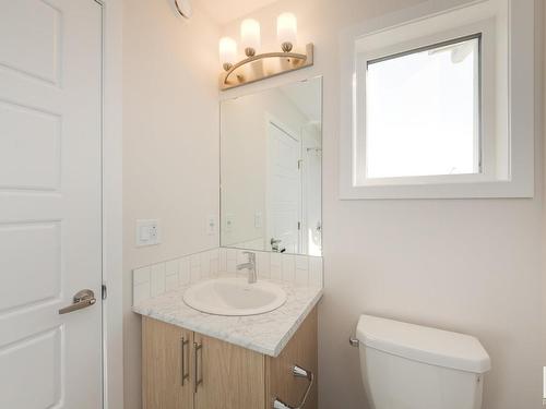 2454 Trumpeter Way, Edmonton, AB - Indoor Photo Showing Bathroom