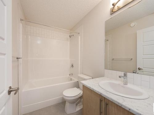 2454 Trumpeter Way, Edmonton, AB - Indoor Photo Showing Bathroom