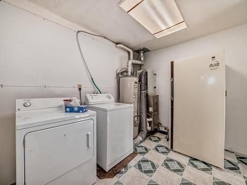 4528 46B St, Rural Lac Ste. Anne County, AB - Indoor Photo Showing Laundry Room