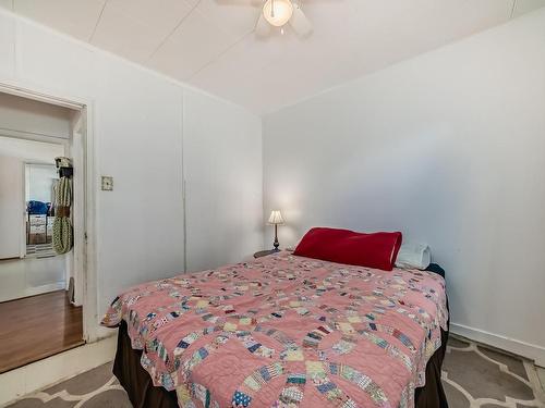 4528 46B St, Rural Lac Ste. Anne County, AB - Indoor Photo Showing Bedroom