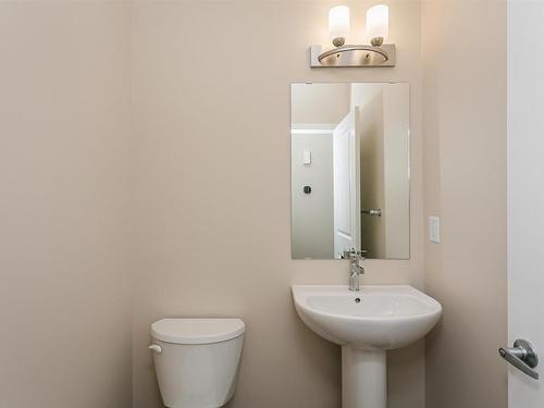 20516 22 Avenue, Edmonton, AB - Indoor Photo Showing Bathroom