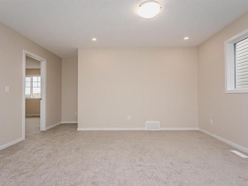 20516 22 Avenue, Edmonton, AB - Indoor Photo Showing Other Room