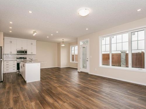 20516 22 Avenue, Edmonton, AB - Indoor Photo Showing Kitchen