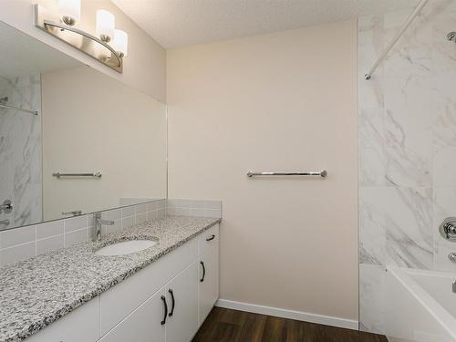 20516 22 Avenue, Edmonton, AB - Indoor Photo Showing Bathroom