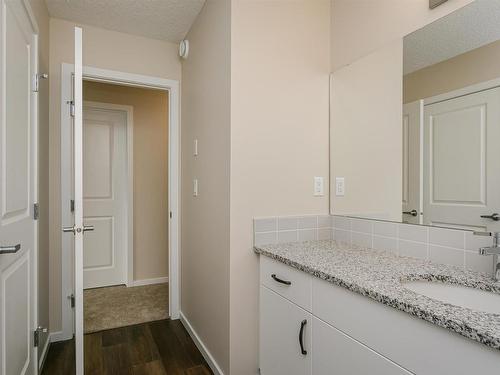 20516 22 Avenue, Edmonton, AB - Indoor Photo Showing Other Room