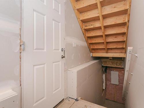 20516 22 Avenue, Edmonton, AB - Indoor Photo Showing Other Room