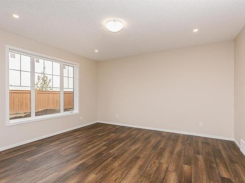 20516 22 Avenue, Edmonton, AB - Indoor Photo Showing Other Room