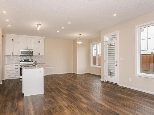 20516 22 Avenue, Edmonton, AB - Indoor Photo Showing Kitchen With Upgraded Kitchen