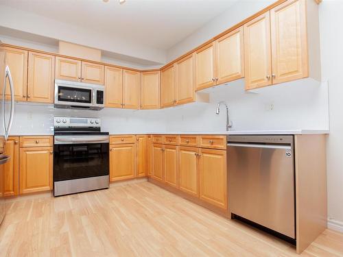 365 2750 55 Street, Edmonton, AB - Indoor Photo Showing Kitchen