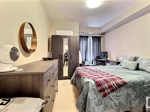 120 10121 80 Avenue, Edmonton, AB - Indoor Photo Showing Bedroom