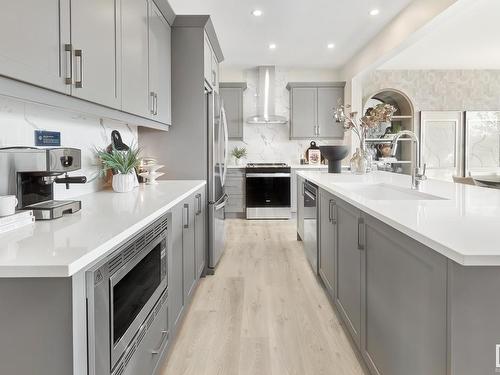 12911 213 Street, Edmonton, AB - Indoor Photo Showing Kitchen With Upgraded Kitchen