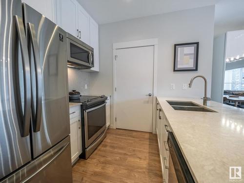 306 5 St Louis Street, St. Albert, AB - Indoor Photo Showing Kitchen With Double Sink With Upgraded Kitchen