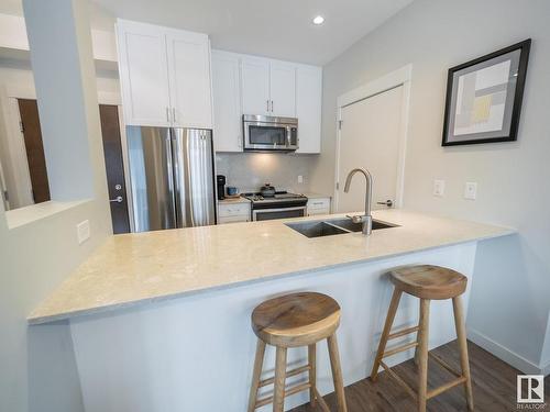 306 5 St Louis Street, St. Albert, AB - Indoor Photo Showing Kitchen With Double Sink With Upgraded Kitchen