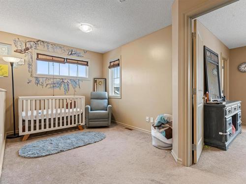 6914 19A Avenue, Edmonton, AB - Indoor Photo Showing Bedroom