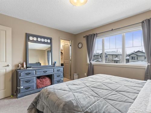 6914 19A Avenue, Edmonton, AB - Indoor Photo Showing Bedroom