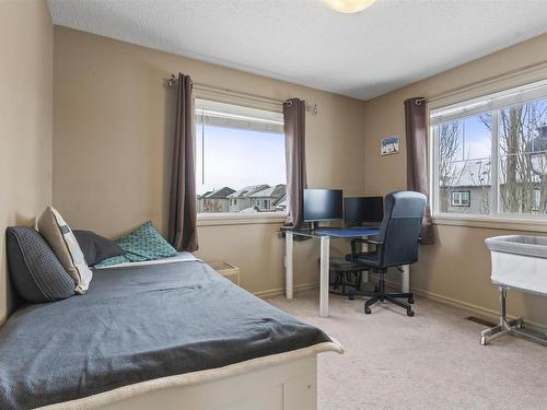 6914 19A Avenue, Edmonton, AB - Indoor Photo Showing Bedroom