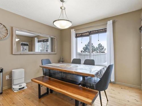 6914 19A Avenue, Edmonton, AB - Indoor Photo Showing Dining Room