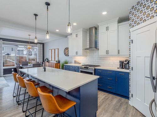 4658 Alwood Way, Edmonton, AB - Indoor Photo Showing Kitchen With Upgraded Kitchen