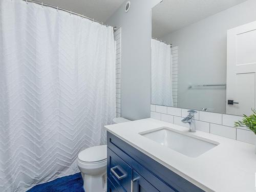 4658 Alwood Way, Edmonton, AB - Indoor Photo Showing Bathroom