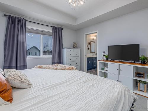 4658 Alwood Way, Edmonton, AB - Indoor Photo Showing Bedroom