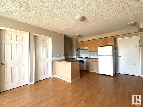 Edmonton, AB - Indoor Photo Showing Kitchen