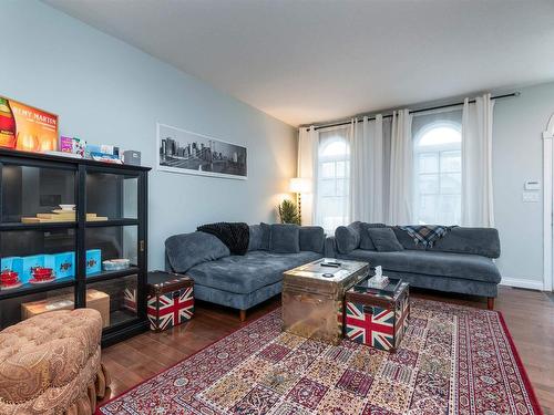 4947 Terwillegar Common, Edmonton, AB - Indoor Photo Showing Living Room