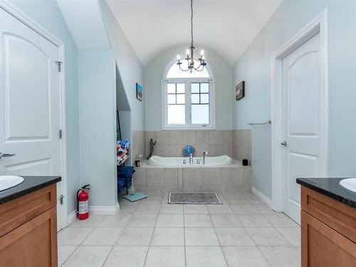 4947 Terwillegar Common, Edmonton, AB - Indoor Photo Showing Bathroom