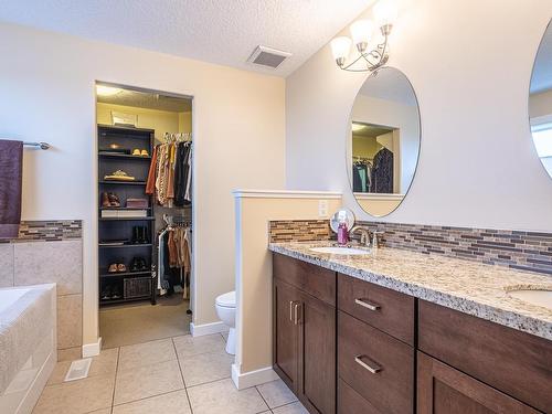 3620 14 Street Nw, Edmonton, AB - Indoor Photo Showing Bathroom