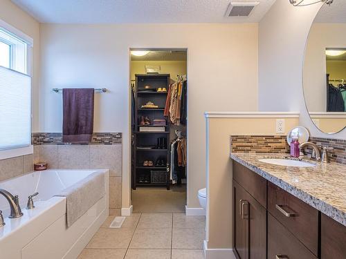 3620 14 Street Nw, Edmonton, AB - Indoor Photo Showing Bathroom