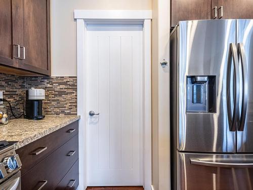 3620 14 Street Nw, Edmonton, AB - Indoor Photo Showing Kitchen