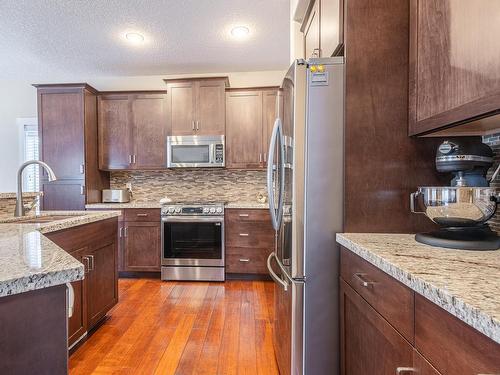 3620 14 Street Nw, Edmonton, AB - Indoor Photo Showing Kitchen With Upgraded Kitchen