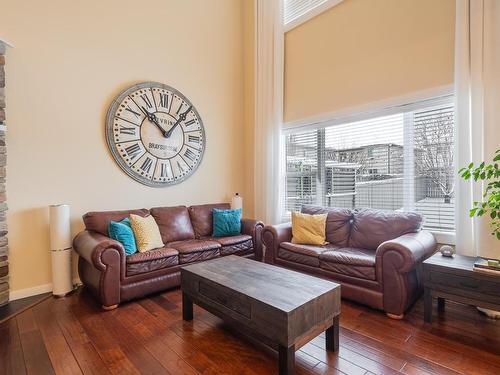 3620 14 Street Nw, Edmonton, AB - Indoor Photo Showing Living Room