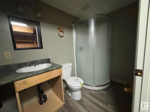 5316 52 Avenue, Bruderheim, AB - Indoor Photo Showing Bathroom