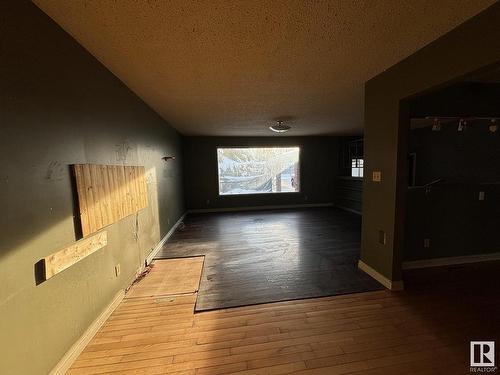 5316 52 Avenue, Bruderheim, AB - Indoor Photo Showing Other Room