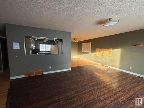 5316 52 Avenue, Bruderheim, AB - Indoor Photo Showing Other Room