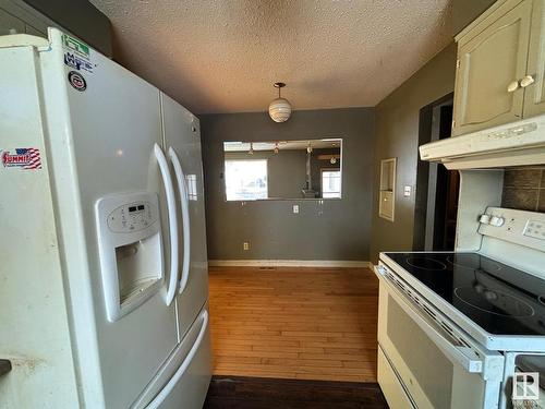 5316 52 Avenue, Bruderheim, AB - Indoor Photo Showing Kitchen