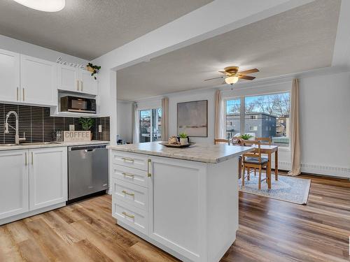 36 9914 80 Avenue, Edmonton, AB - Indoor Photo Showing Kitchen