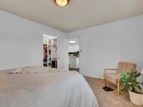 36 9914 80 Avenue, Edmonton, AB - Indoor Photo Showing Bedroom