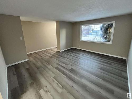 6728 136 Avenue, Edmonton, AB - Indoor Photo Showing Other Room