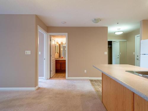 231 530 Hooke Road, Edmonton, AB - Indoor Photo Showing Other Room