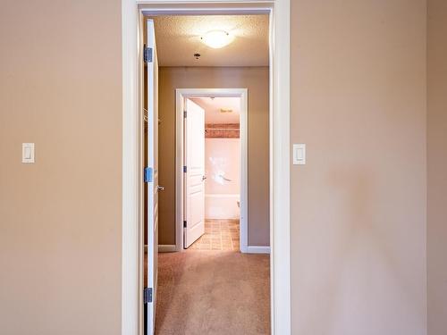 231 530 Hooke Road, Edmonton, AB - Indoor Photo Showing Other Room