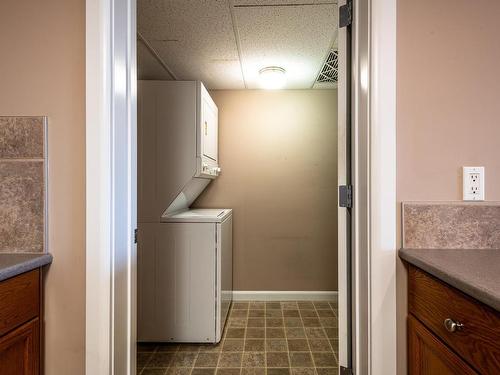 231 530 Hooke Road, Edmonton, AB - Indoor Photo Showing Laundry Room