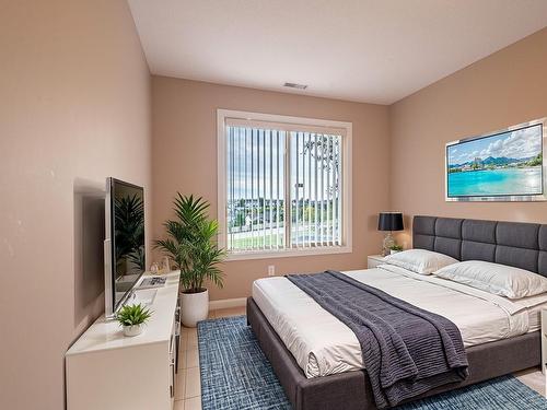 231 530 Hooke Road, Edmonton, AB - Indoor Photo Showing Bedroom